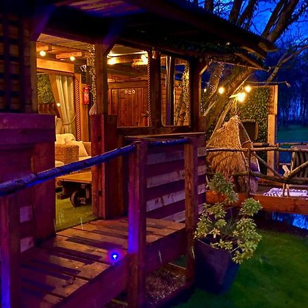 The Hideaway At Four Seasons Glamping Διαμέρισμα Southport Εξωτερικό φωτογραφία