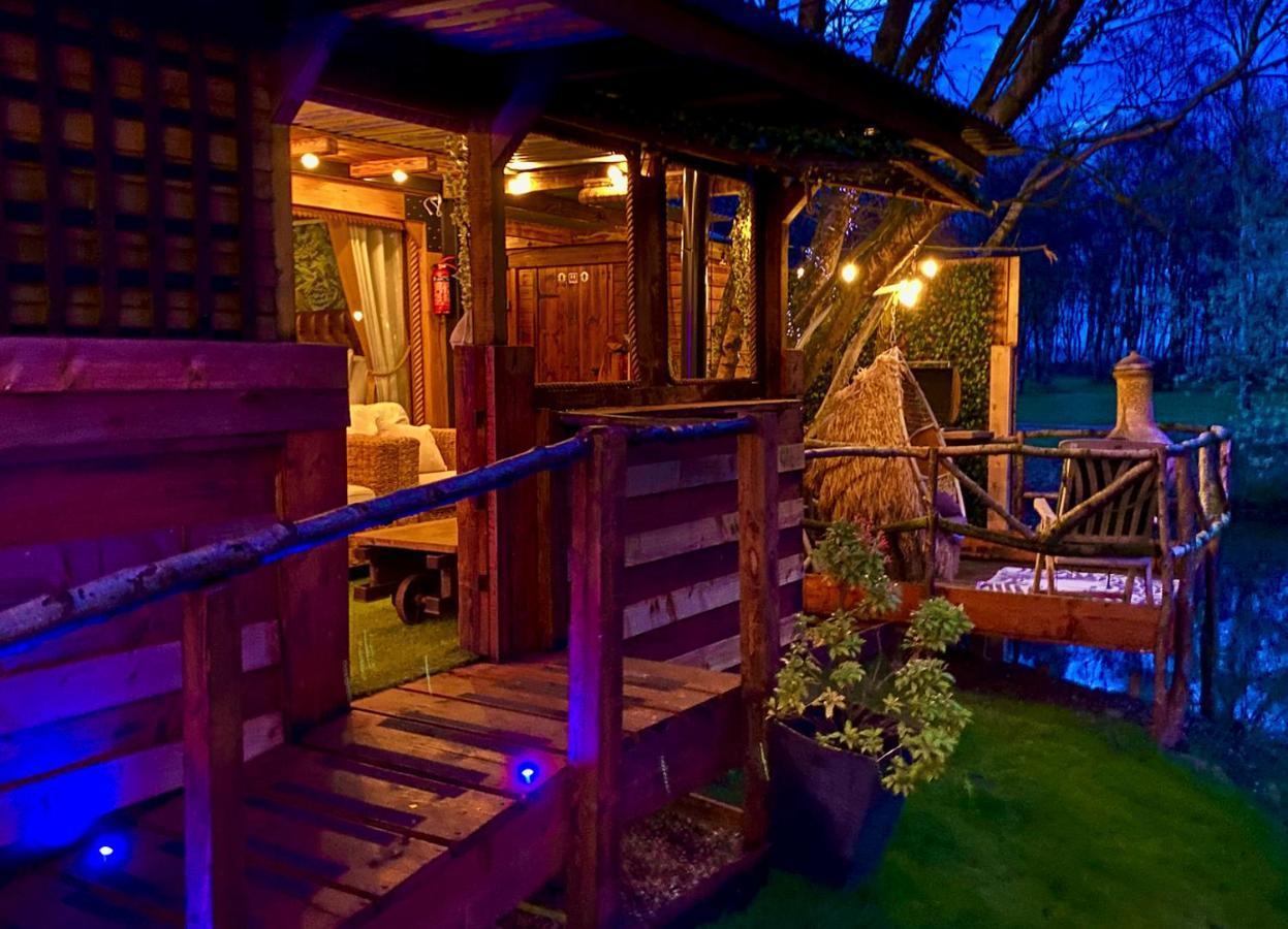 The Hideaway At Four Seasons Glamping Διαμέρισμα Southport Εξωτερικό φωτογραφία